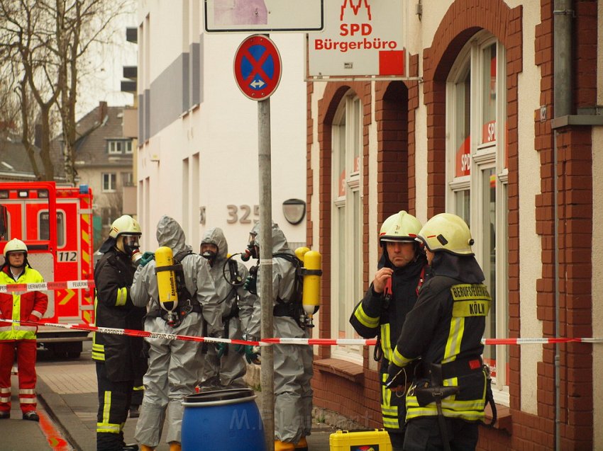 Weisses Pulver im Buero gefunden Koeln Porz Mitte Hauptstr P329.JPG